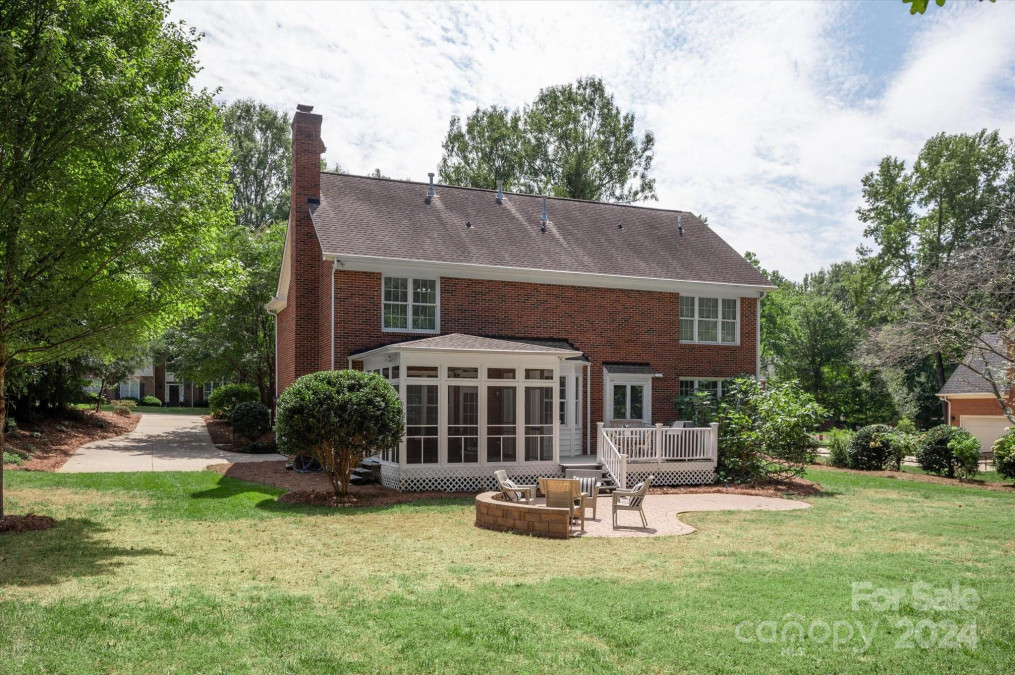 6175 Hunter Ln Matthews, NC 28104