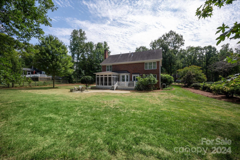 6175 Hunter Ln Matthews, NC 28104