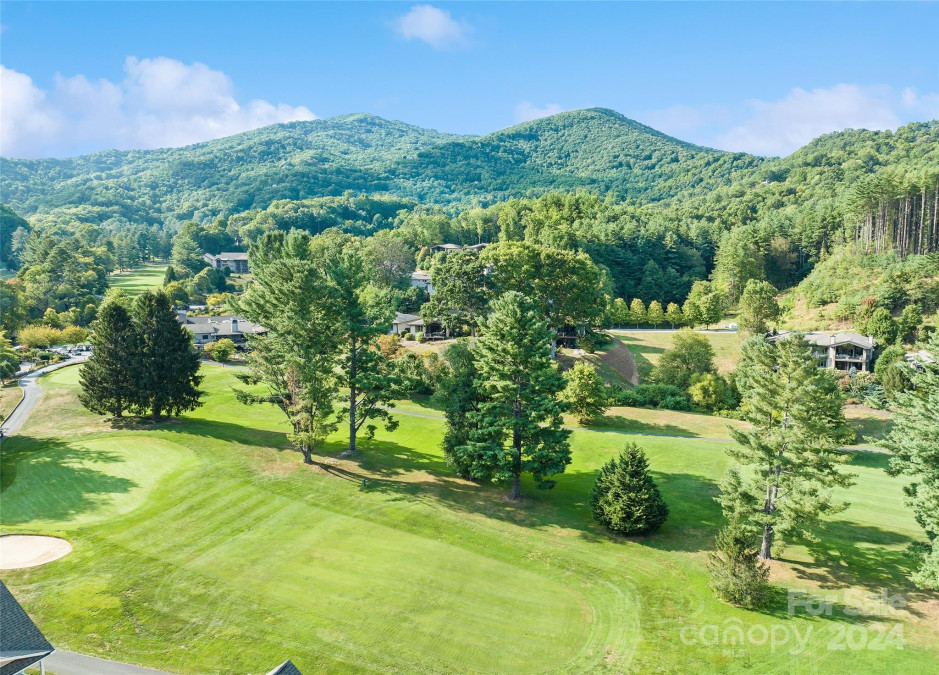 65 Glenview Ln Maggie Valley, NC 28751