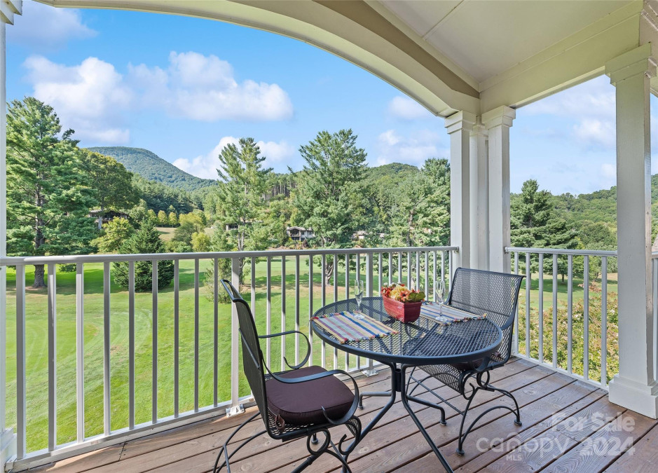 65 Glenview Ln Maggie Valley, NC 28751