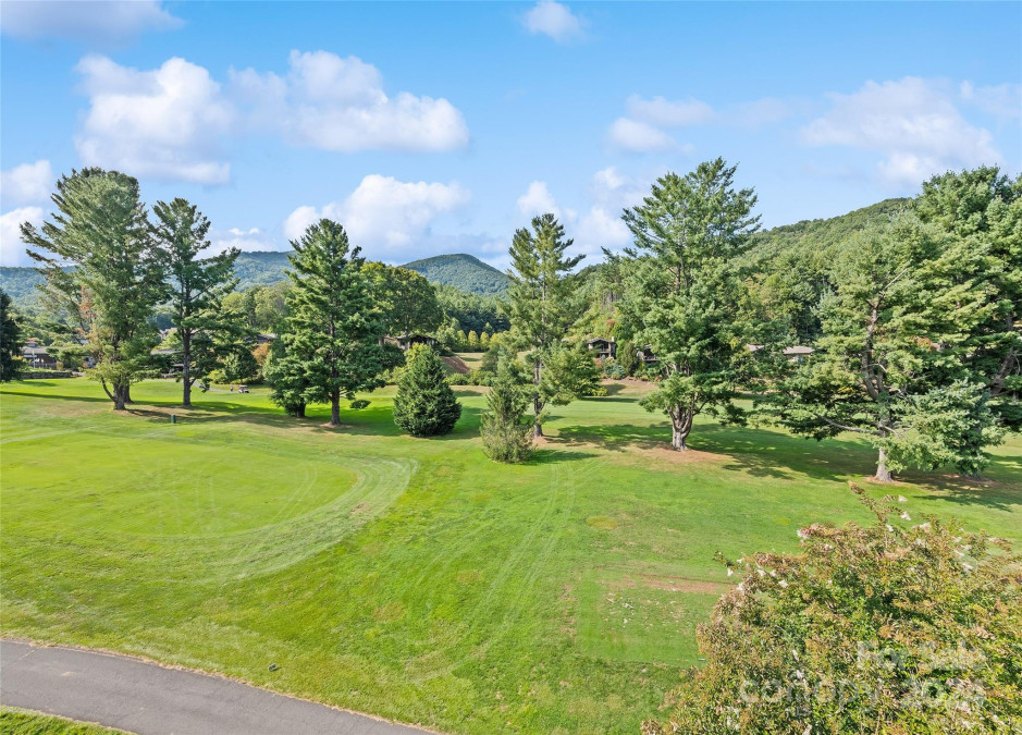 65 Glenview Ln Maggie Valley, NC 28751