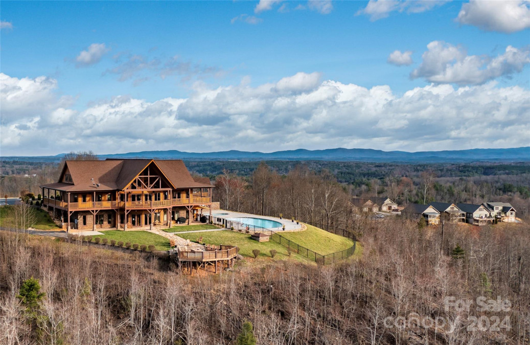 1391 River Club Rg Lenoir, NC 28645