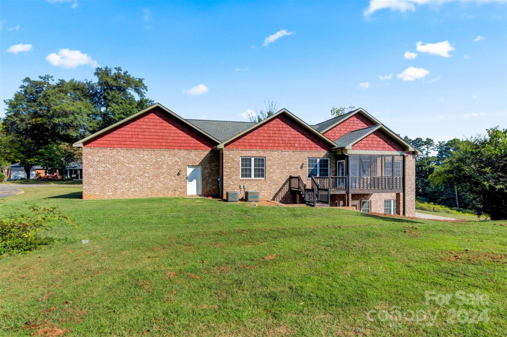 5441 Suttlemyre Ln Hickory, NC 28601