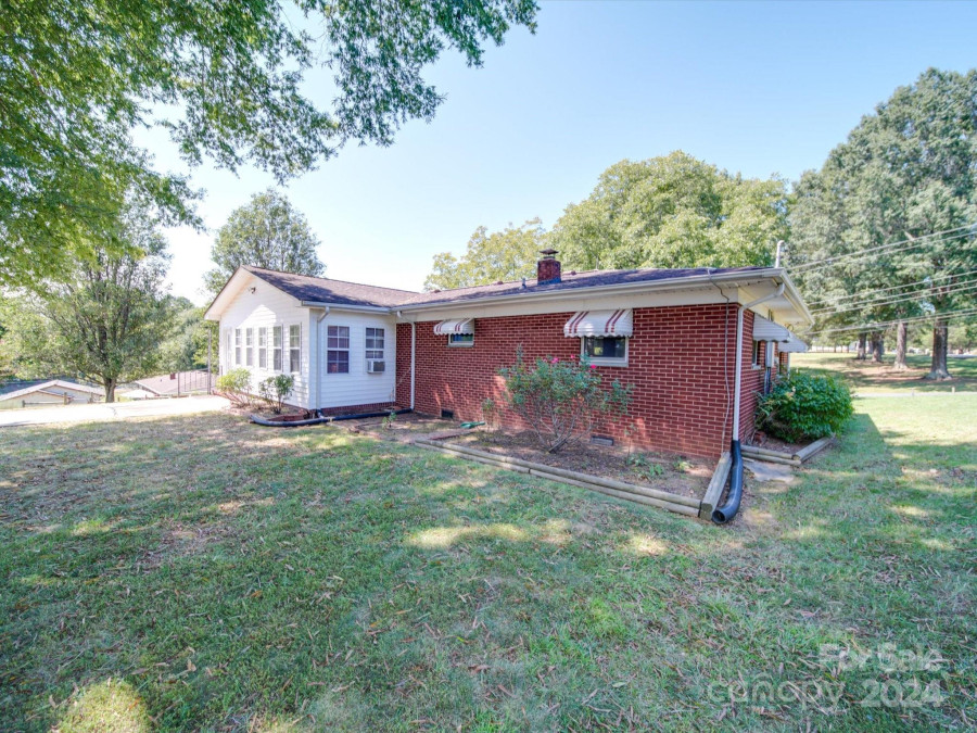 937 Page St Mount Pleasant, NC 28124