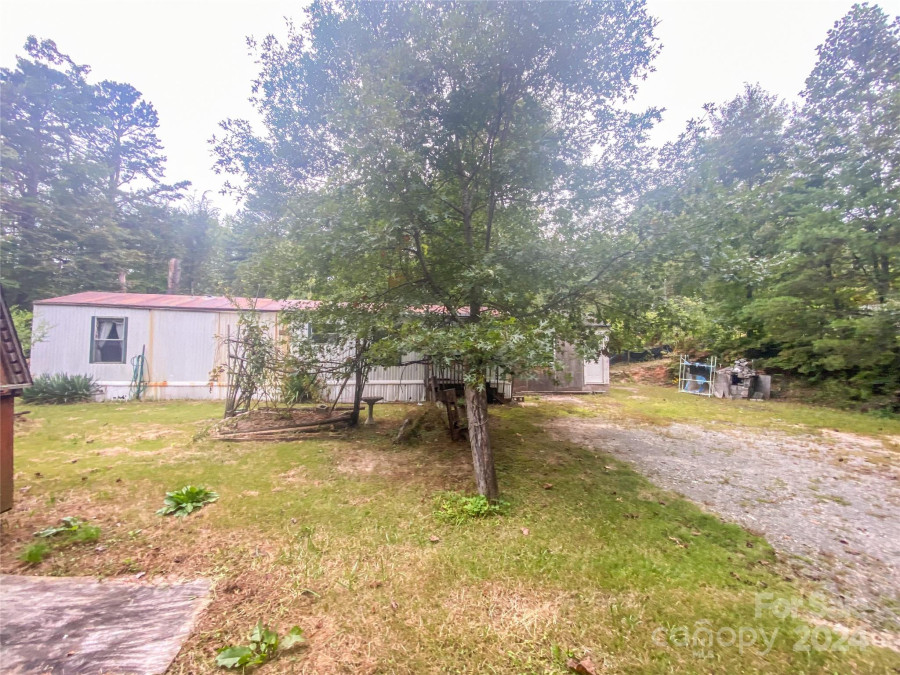 17 Howell Rd Brevard, NC 28712