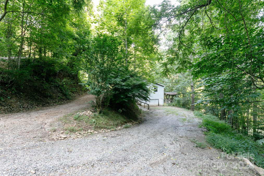 242 Moody Cove Rd Weaverville, NC 28787