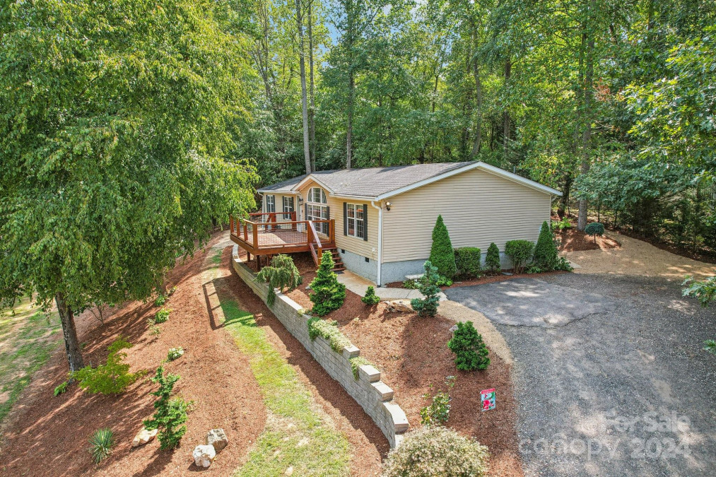 18 Spencer Rd Candler, NC 28715