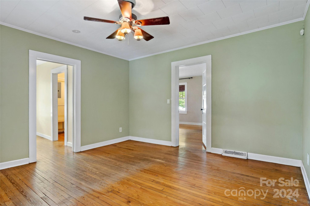 177 Salisbury Ave Old Fort, NC 28762