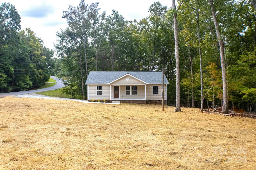 305 Skyland Ct Mount Gilead, NC 27306