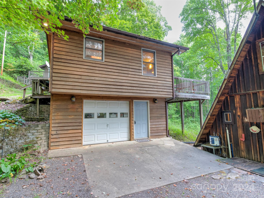 346 Rush Cv Burnsville, NC 28714