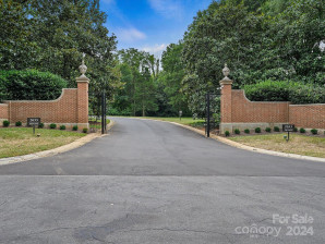 2633 Richardson Divide Charlotte, NC 28211