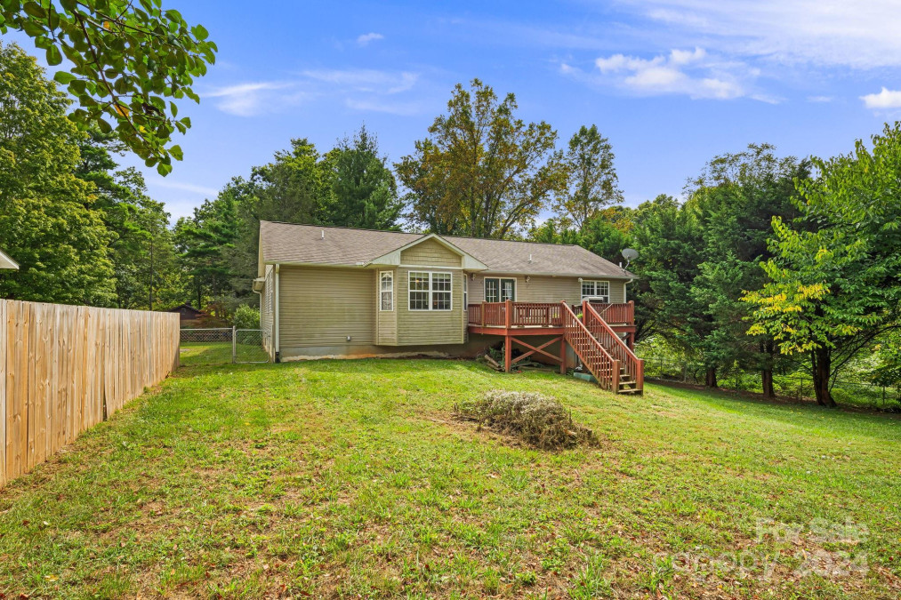 101 Birch Ln Arden, NC 28704