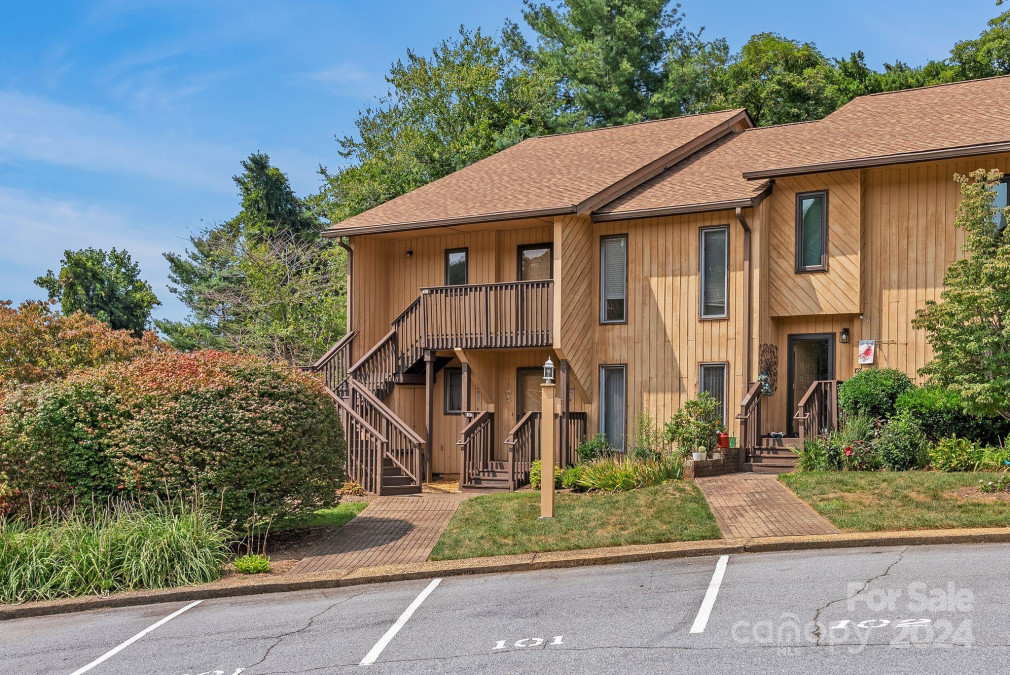 105 Pebble Creek St Asheville, NC 28803