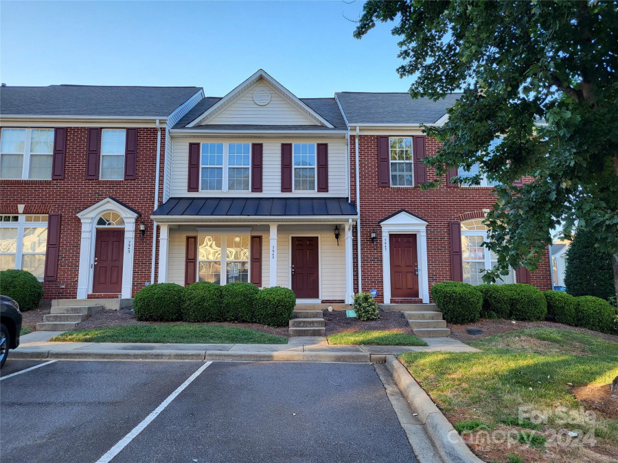 7945 Mariners Pointe Cir Denver, NC 28037