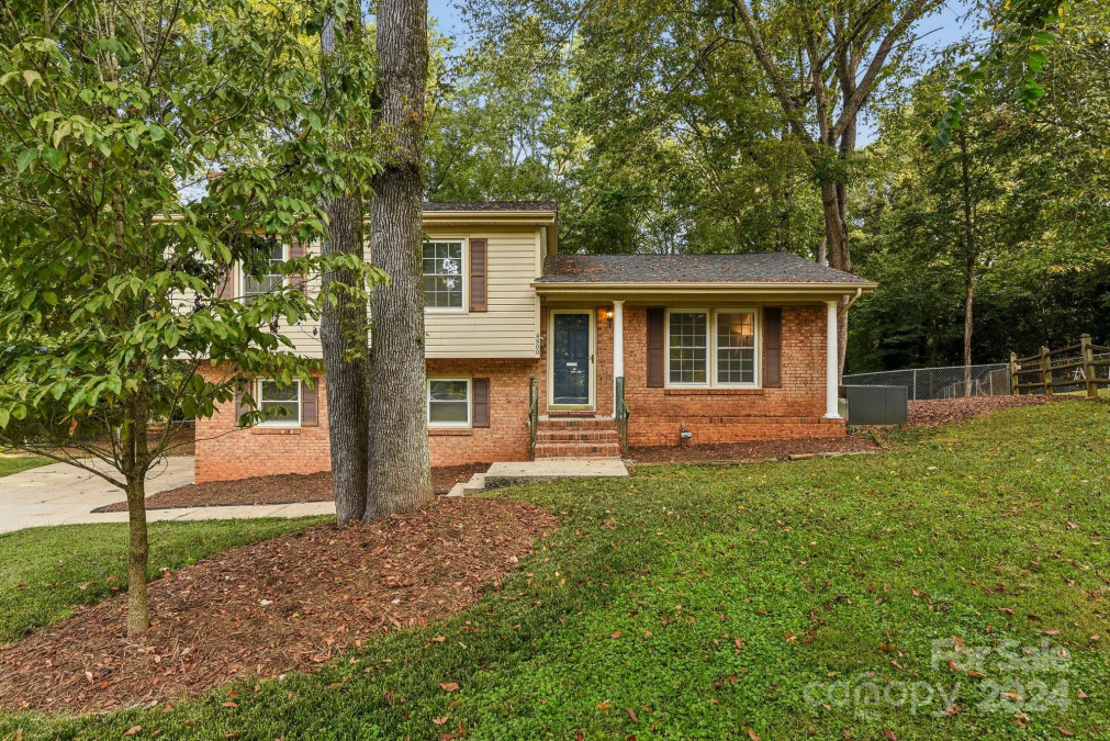 4800 Beechknoll Ct Charlotte, NC 28212