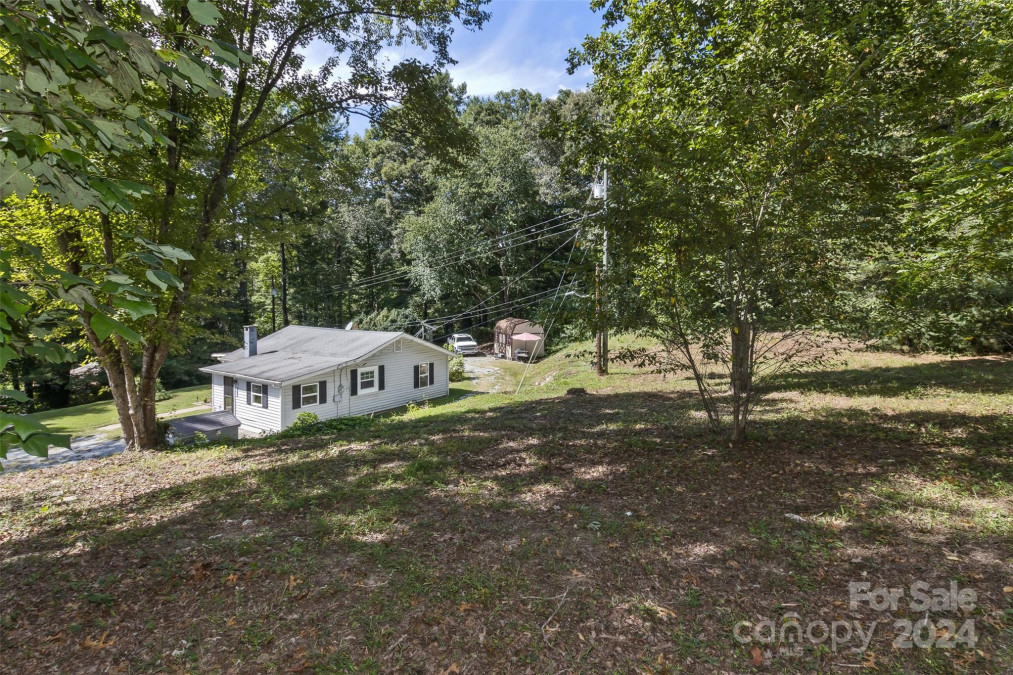 79 Prairie Ln Hendersonville, NC 28792