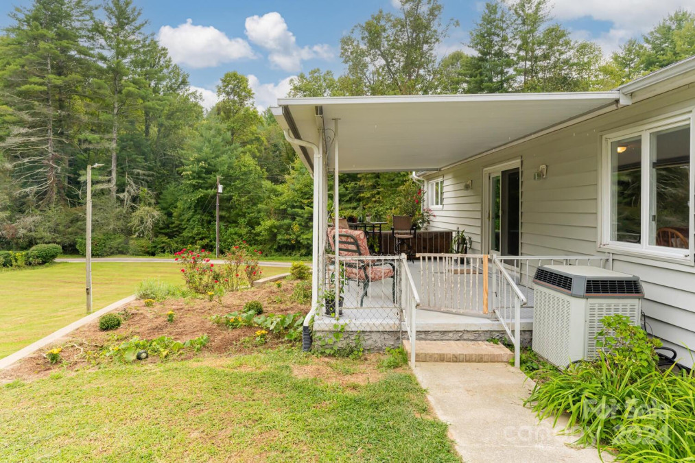 3870 Kanuga Rd Hendersonville, NC 28739