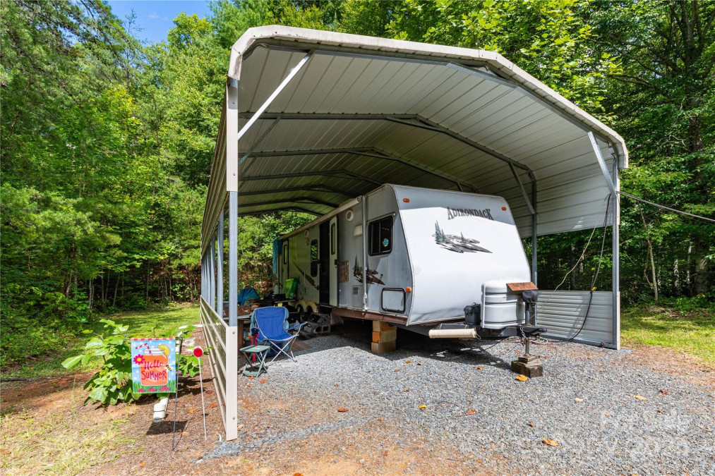 26 Stable Rd Bryson City, NC 28713