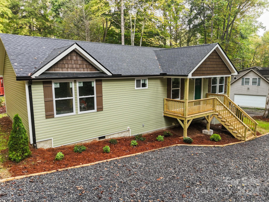 102 Reuben Branch Rd Maggie Valley, NC 28751