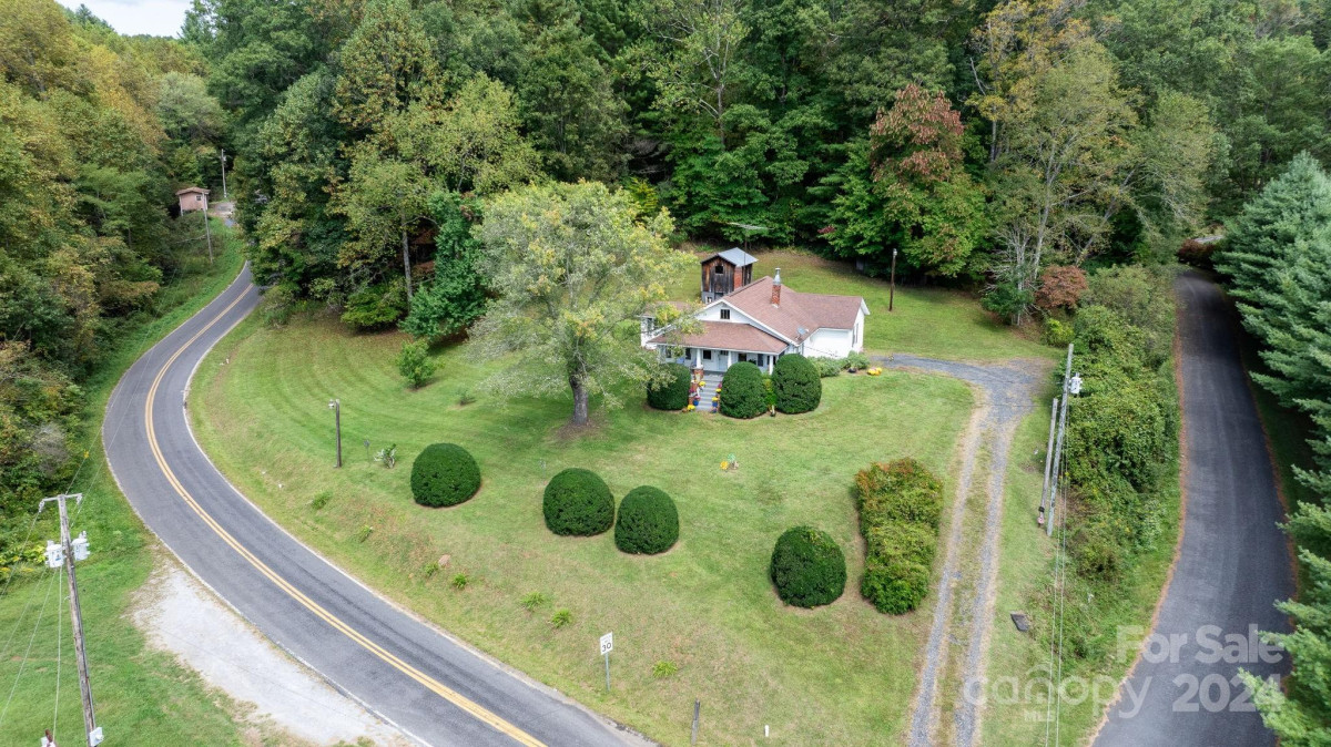 14 Davenport Rd Spruce Pine, NC 28777