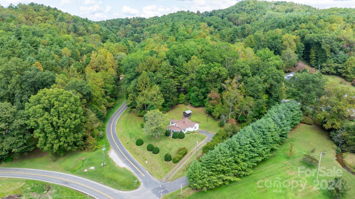 14 Davenport Rd Spruce Pine, NC 28777