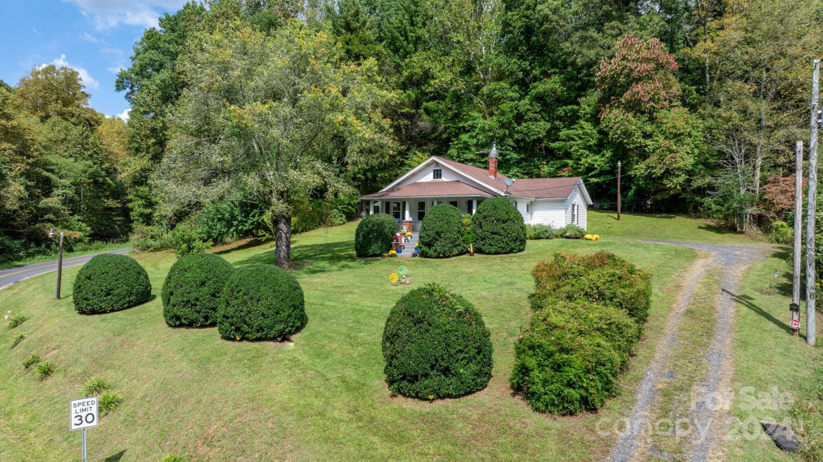 14 Davenport Rd Spruce Pine, NC 28777