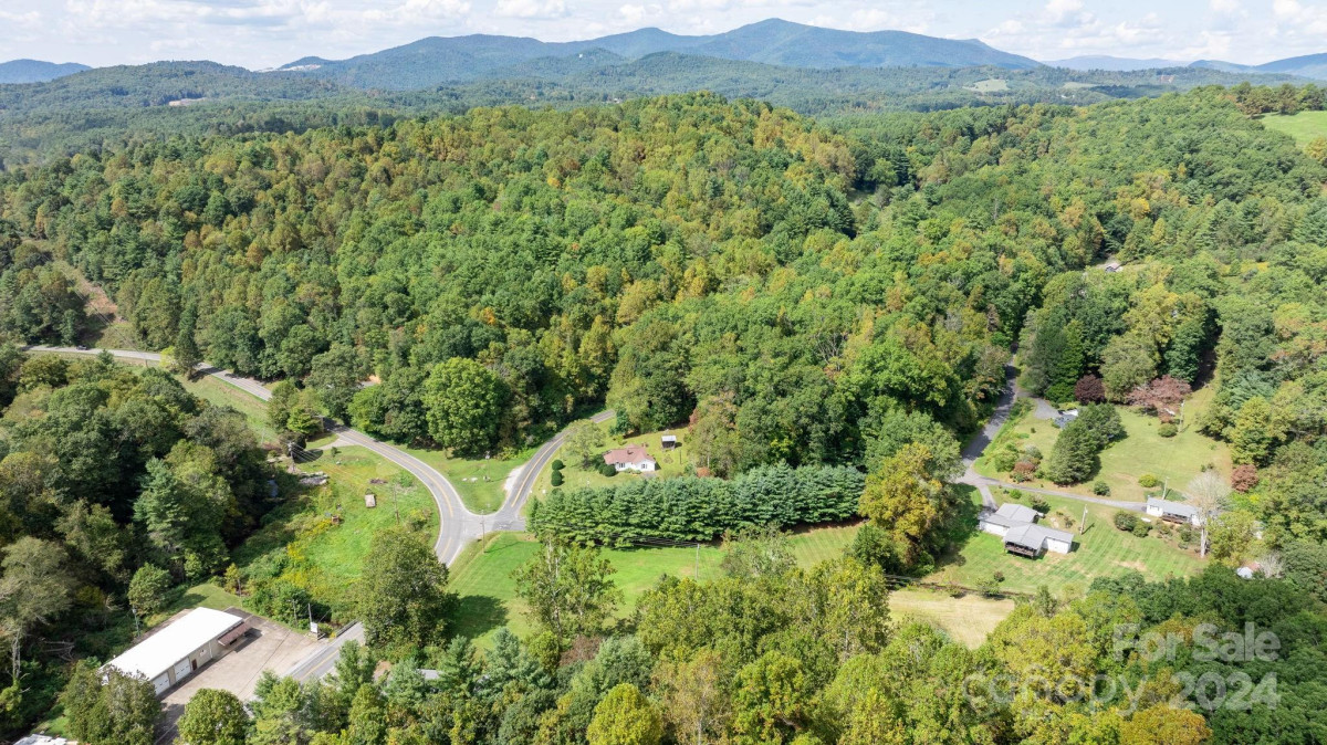 14 Davenport Rd Spruce Pine, NC 28777