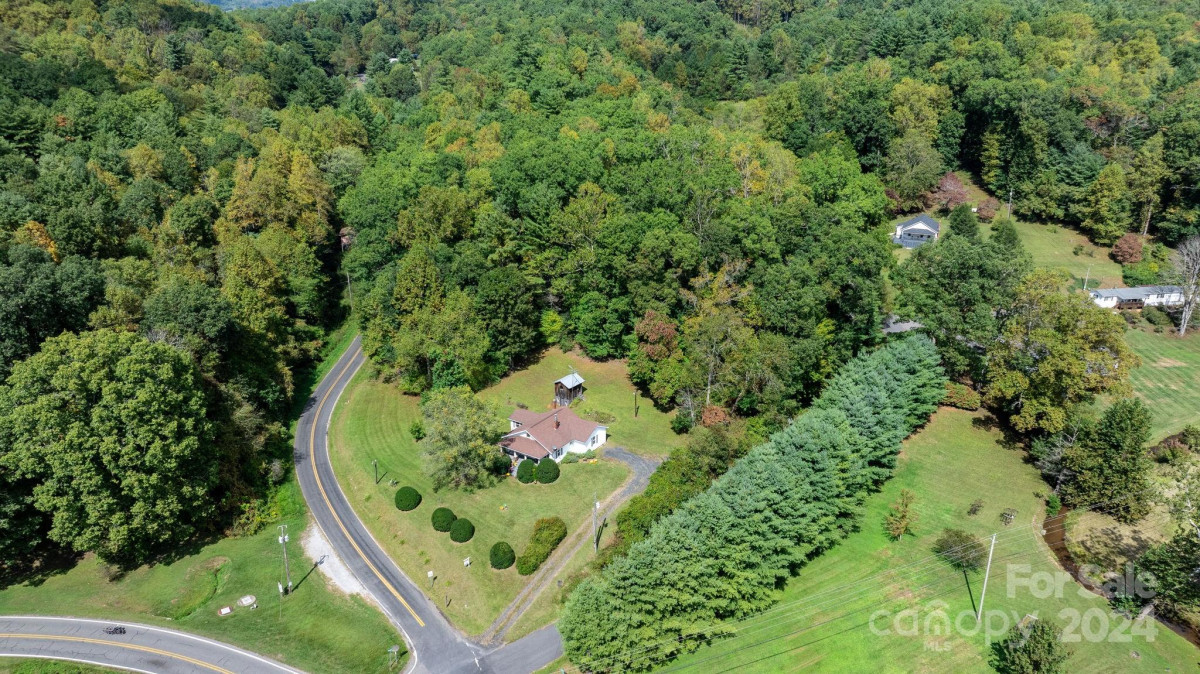 14 Davenport Rd Spruce Pine, NC 28777