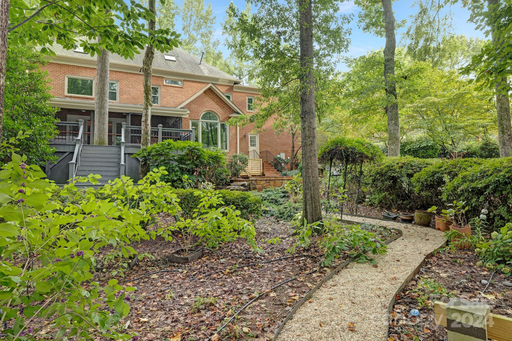 2540 Ballencourt Ln Charlotte, NC 28226