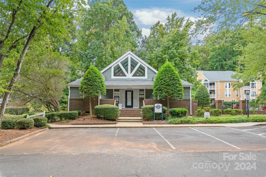 2508 Cranbrook Ln Charlotte, NC 28207