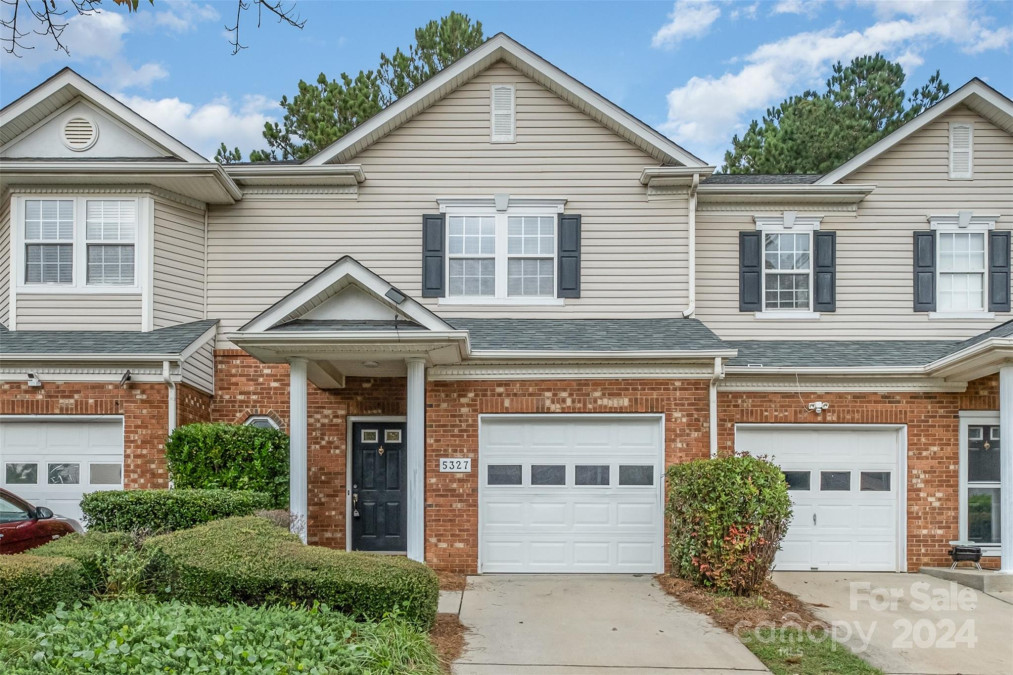 5327 Waverly Lynn Ln Charlotte, NC 28269