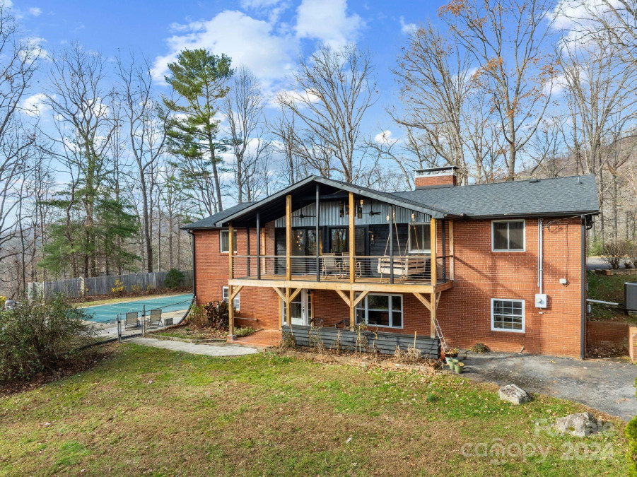 40 Mintz Ln Swannanoa, NC 28778