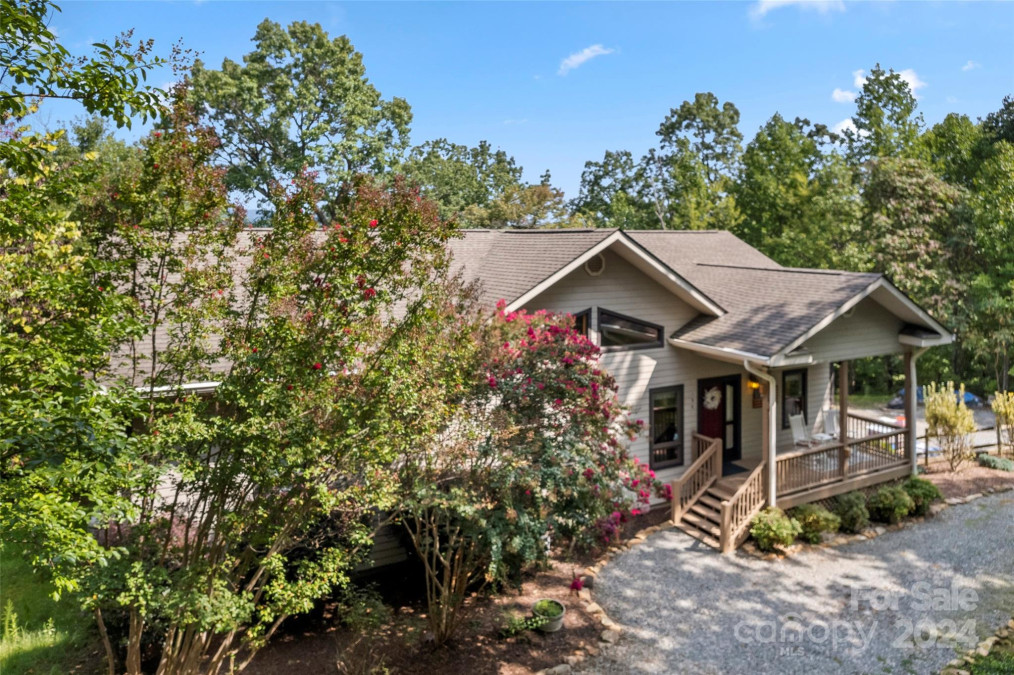 190 Tanglewood Trl Lake Lure, NC 28746