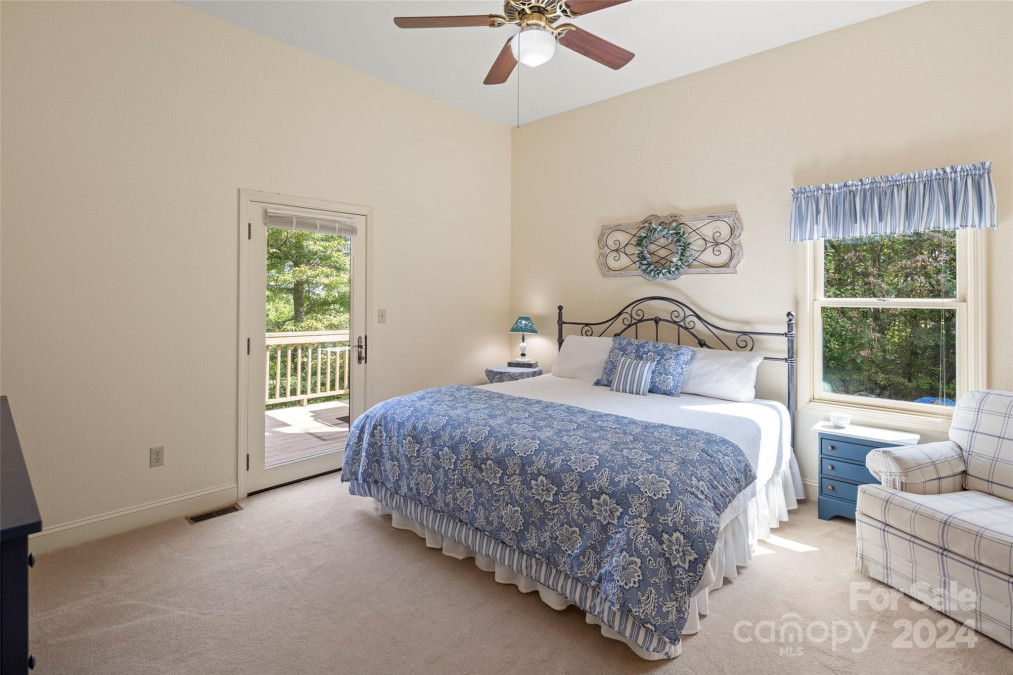 190 Tanglewood Trl Lake Lure, NC 28746