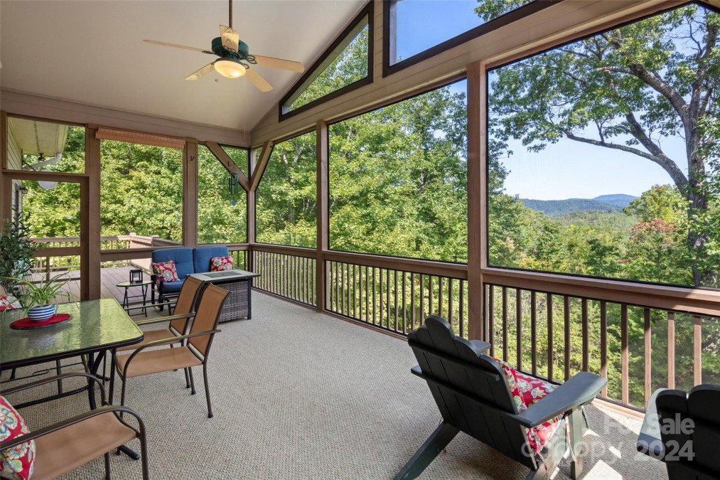 190 Tanglewood Trl Lake Lure, NC 28746