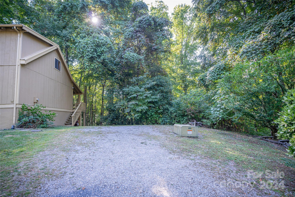 85 Susan Dr Maggie Valley, NC 28751