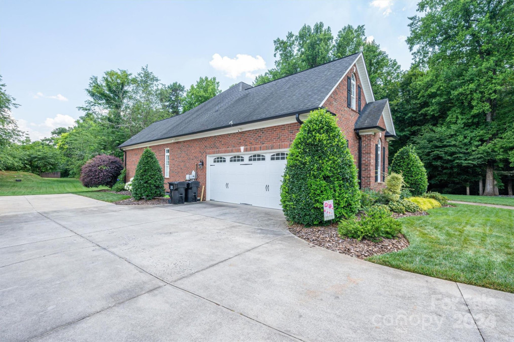 2840 Wheat Field Ct Lincolnton, NC 28092