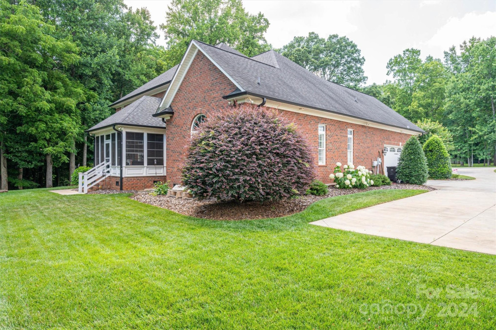 2840 Wheat Field Ct Lincolnton, NC 28092