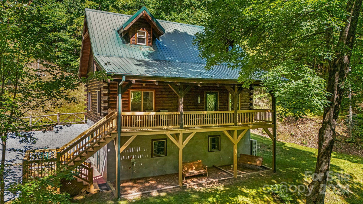 1198 Roaring Fork Rd Burnsville, NC 28714