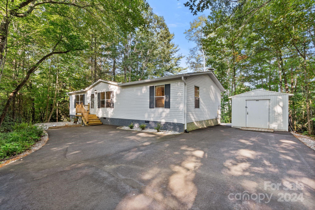 76 Gray Fox Rd Rosman, NC 28772