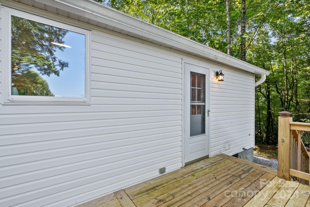 76 Gray Fox Rd Rosman, NC 28772