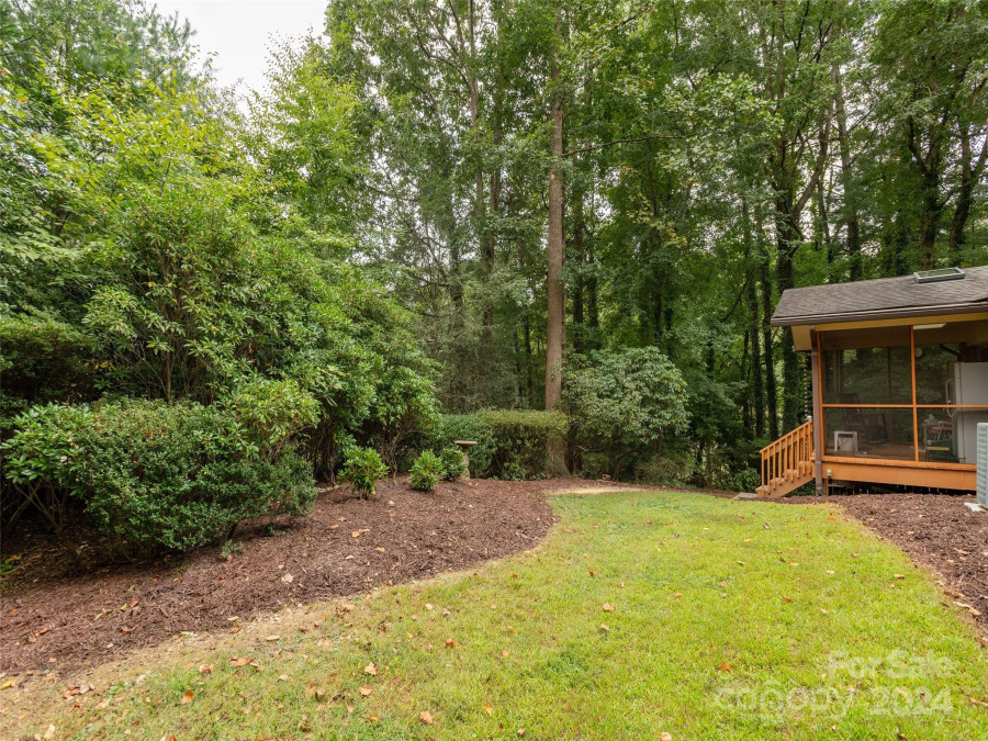 204 Ginseng Ln Hendersonville, NC 28791