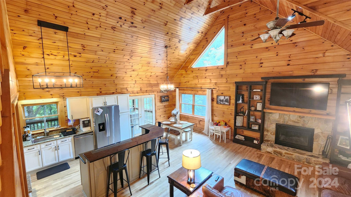 306 Henry Dingus Way Maggie Valley, NC 28751