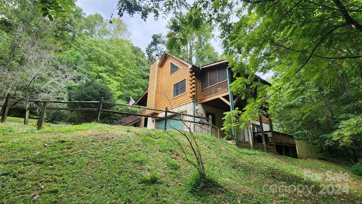 306 Henry Dingus Way Maggie Valley, NC 28751