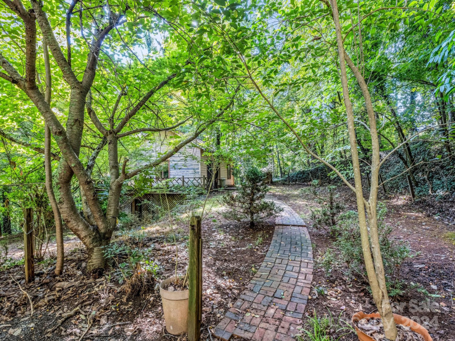 210 Fox Trot Ln Tryon, NC 28782