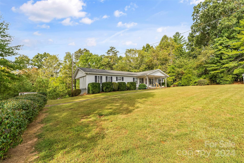 1364 Deacon Dr Marion, NC 28752