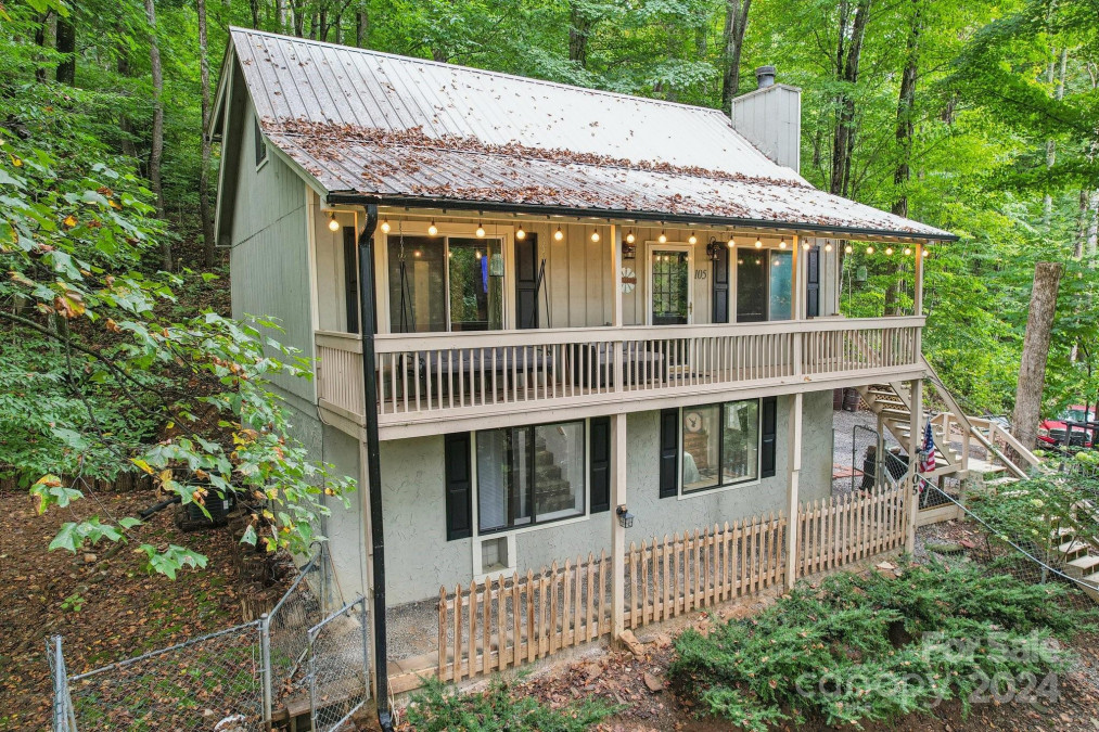 105 Shirley Dr Maggie Valley, NC 28751