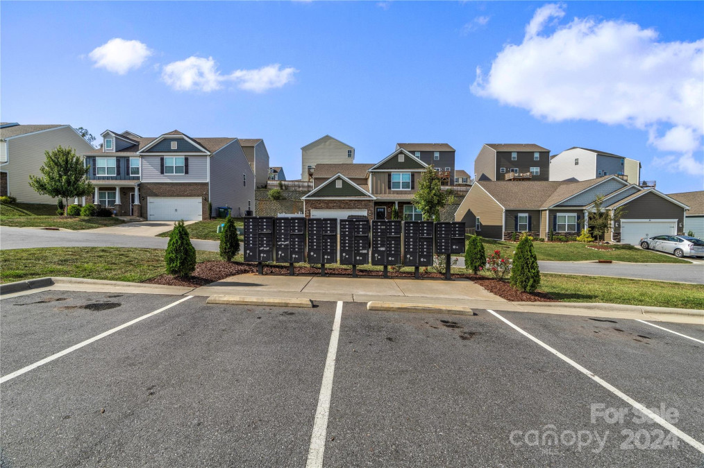 225 Marathon Ln Candler, NC 28715