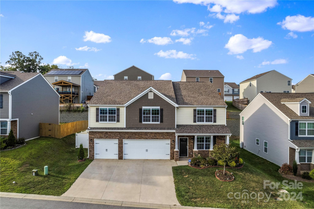 225 Marathon Ln Candler, NC 28715