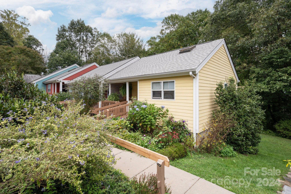 43 Vermont Ct Asheville, NC 28806